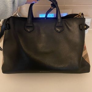 Derby Calfskin House Check Medium Banner Tote Black